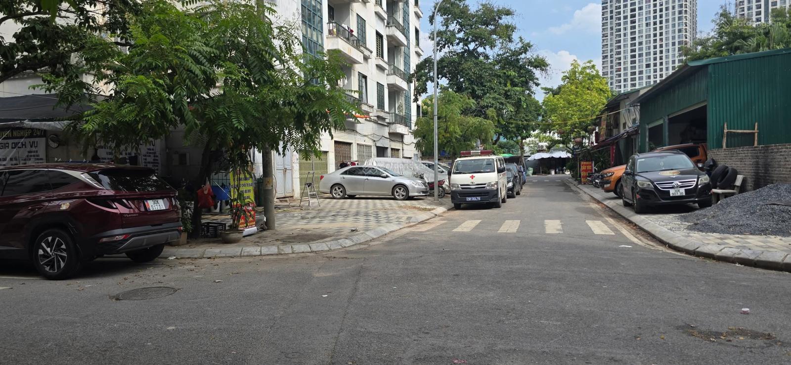 BÁN ĐẤT MP PHÚC HOA, 70 M2, MT 5.5 M. TẶNG GPXD 7 T, 1 HẦM. VỈA HÈ ÔTÔ TRÁNH, KD . GIÁ 19. 86 TỶ BÁN ĐẤT MP PHÚC HOA, 70 M2, MT 5.5 M. TẶNG GPXD 7 T, 1 HẦM. VỈA HÈ ÔTÔ TRÁNH, KD . GIÁ 19. 86 TỶ