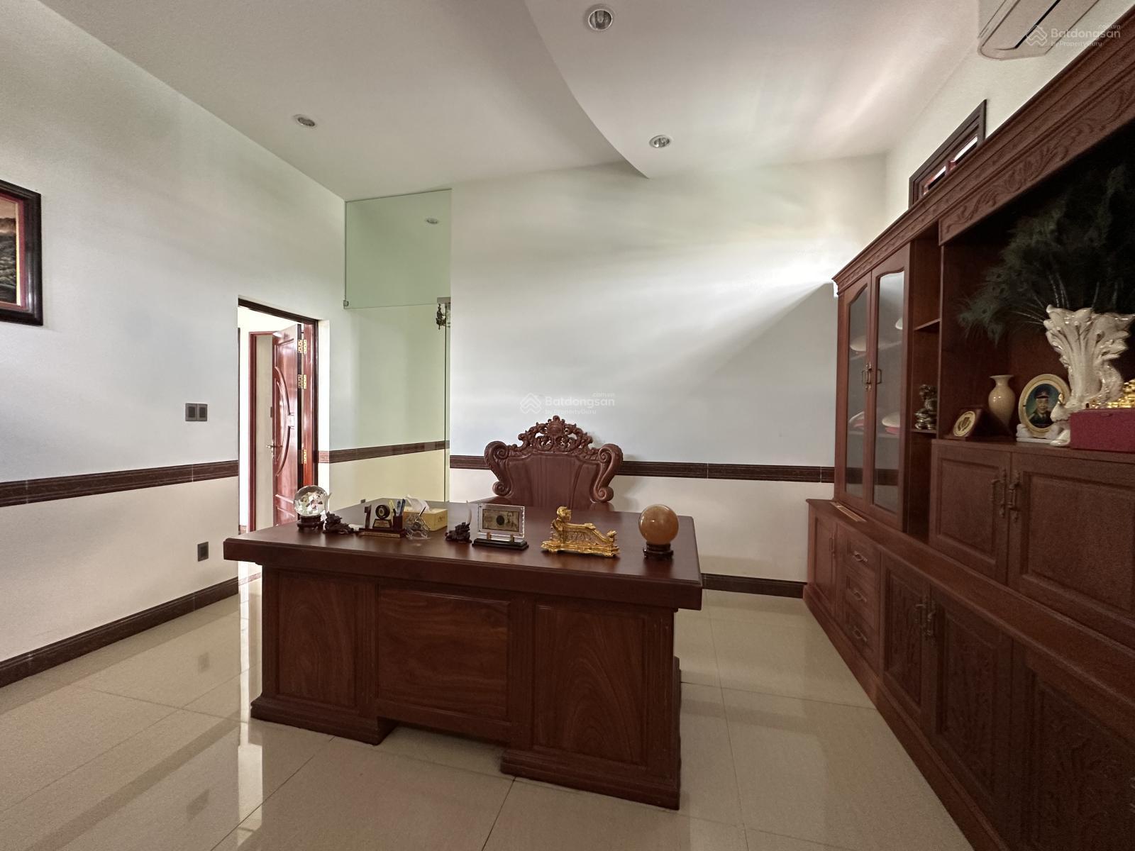 Cho thuê Biệt Thự Góc 2 Mặt tiền sân vườn 1000m2 view sông có khu vip tiếp khách ăn nhậu nghĩ dưỡn