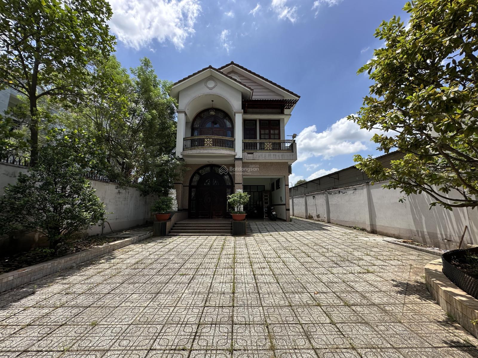 Cho thuê Biệt Thự Góc 2 Mặt tiền sân vườn 1000m2 view sông có khu vip tiếp khách ăn nhậu nghĩ dưỡn