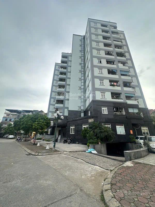 Bán CHCC tòa C chung cư Bộ quốc phòng 120 Hoàng Quốc Việt 72m2 giá 5.5 tỷ.