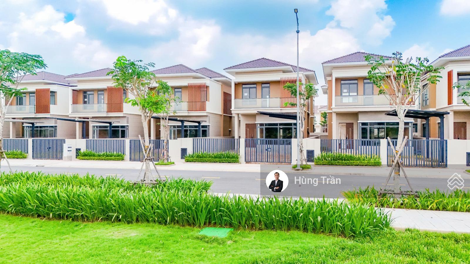 Bán biệt thự đơn lập Sun Casa Central Hàng hiếm trung tâm VSIP II, giá chỉ 6.3 tỷ Bán biệt thự đơn lập Sun Casa Central Hàng hiếm trung tâm VSIP II, giá chỉ 6.3 tỷ