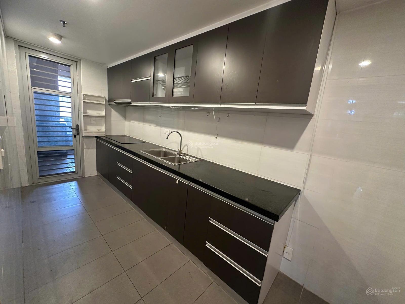 Chỉ với 15,5tr có ngay CH 121m2 3PN2WC có ít NT tại Cosmo City Quận 7. LH Ms Quyên 0902 823 ***
