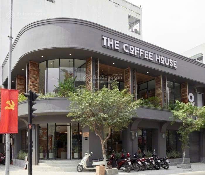 Cho thuê mặt bằng lô góc phố Lý Thường Kiệt, 150m², MT siêu rộng 18m, giá thuê 100 triệu/tháng