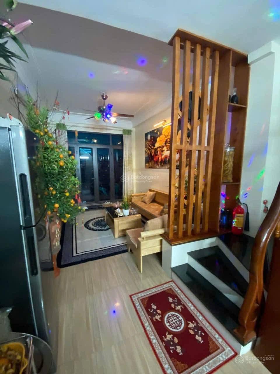 BÁN NHÀ HOÀNG QUỐC VIỆT. 55 M2, 5 T, T. MÁY. LÔ GÓC 3 THOÁNG, MẶT TIỀN 6 M. Ô TÔ ĐỖ, KD GIÁ 21 TỶ