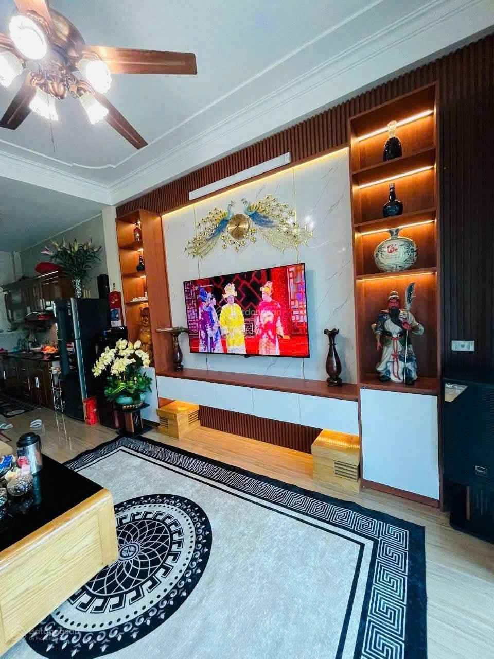 BÁN NHÀ HOÀNG QUỐC VIỆT. 55 M2, 5 T, T. MÁY. LÔ GÓC 3 THOÁNG, MẶT TIỀN 6 M. Ô TÔ ĐỖ, KD GIÁ 21 TỶ