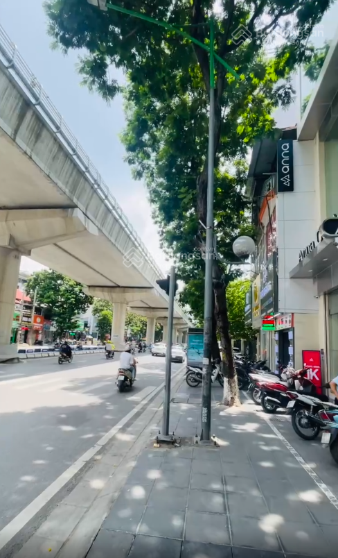 Cho thuê nhà nguyên căn phố Xuân Thủy, Cầu Giấy-DT 100m x 7 tầng-Giá thuê 180tr/th. LH 0985 607 ***
