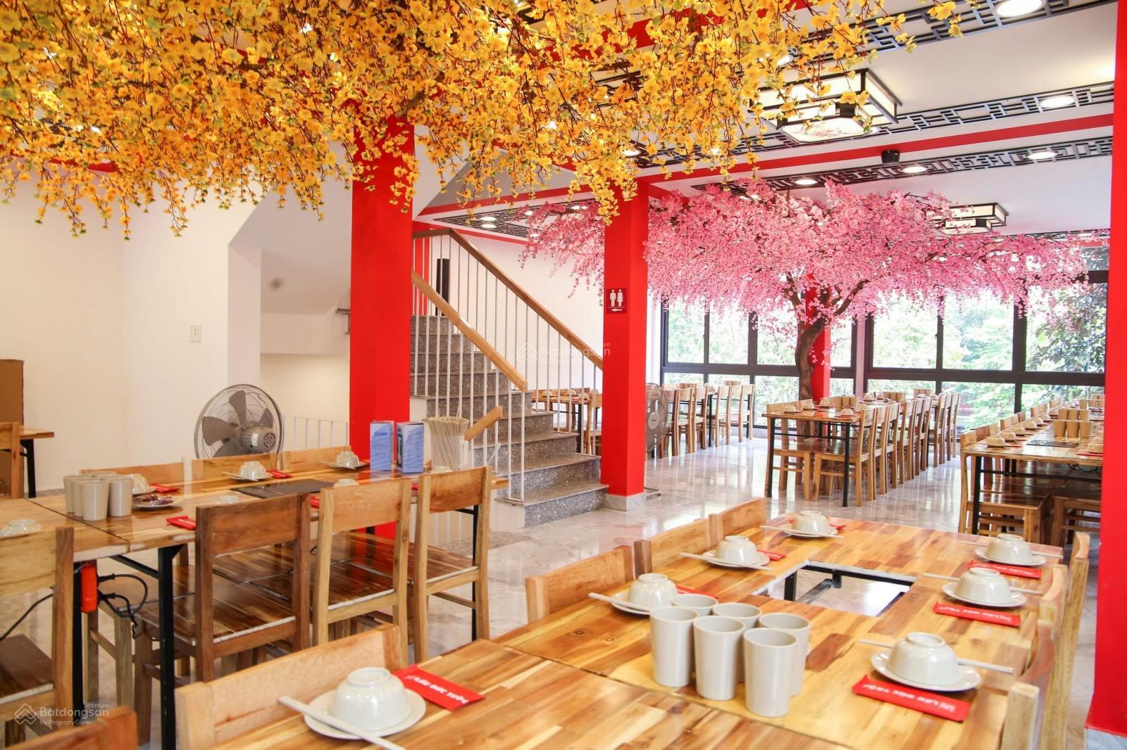 Cho thuê nhà mặt phố Võ Chí Công, DT: 250m2x2tầng, mặt tiền 10m, cho kinh doanh mọi mô hình Cho thuê nhà mặt phố Võ Chí Công, DT: 250m2x2tầng, mặt tiền 10m, cho kinh doanh mọi mô hình
