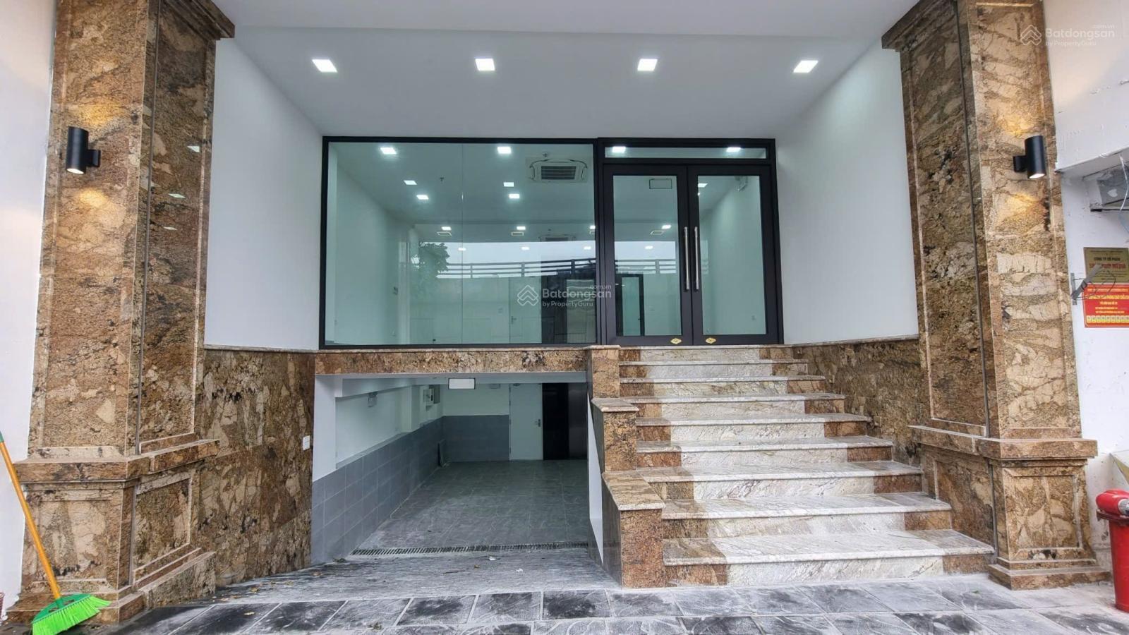 Chính chủ cho thuê mặt bằng kinh doanh, văn phòng mặt đường Bưởi 95m2x6 tầng, 1 hầm cực đẹp