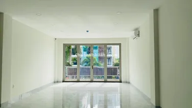 Cho thuê sàn văn phòng lầu 1 DT 5*20m giá 12tr LH 0902 895 ***