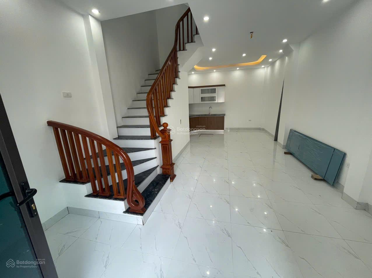 Nhà 4Tx32m2, gần chợ UBND Phụng Châu 5ph đại học Thể Dục Thể Thao chỉ 2,73 tỷ