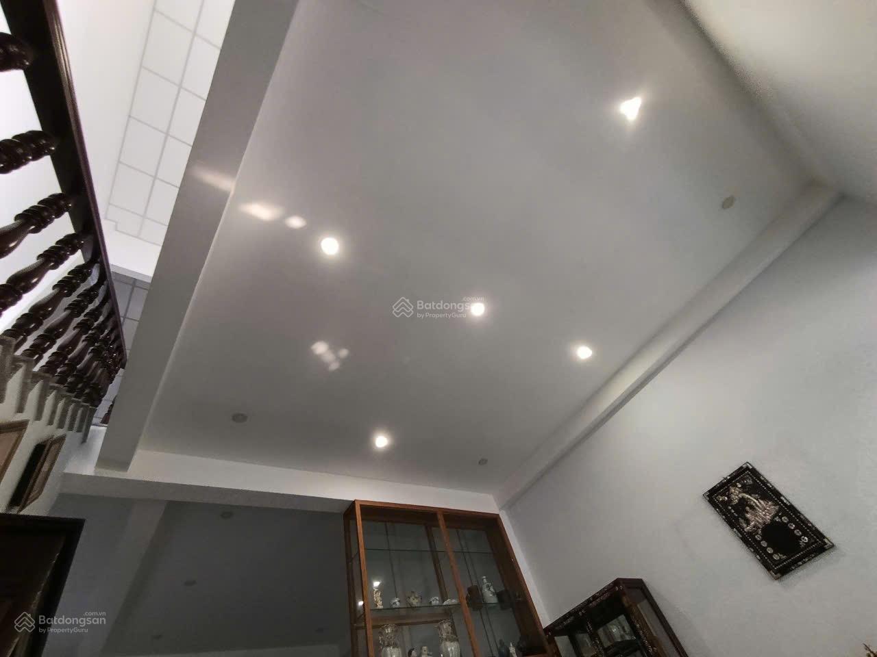 Bán nhà 1 trệt 1 lầu hẻm Chợ Đêm thuộc Phường 1, TP Tân An, diện tích: 5.8 x 11.3m nở hậu 6.5