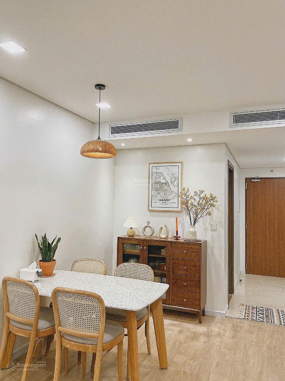 Cho thuê CHCC RichStar Hòa Bình, Tân Phú. DT 65m2 2PN 2WC. 12 triệu, ở được liền. LH 0949 229 ***