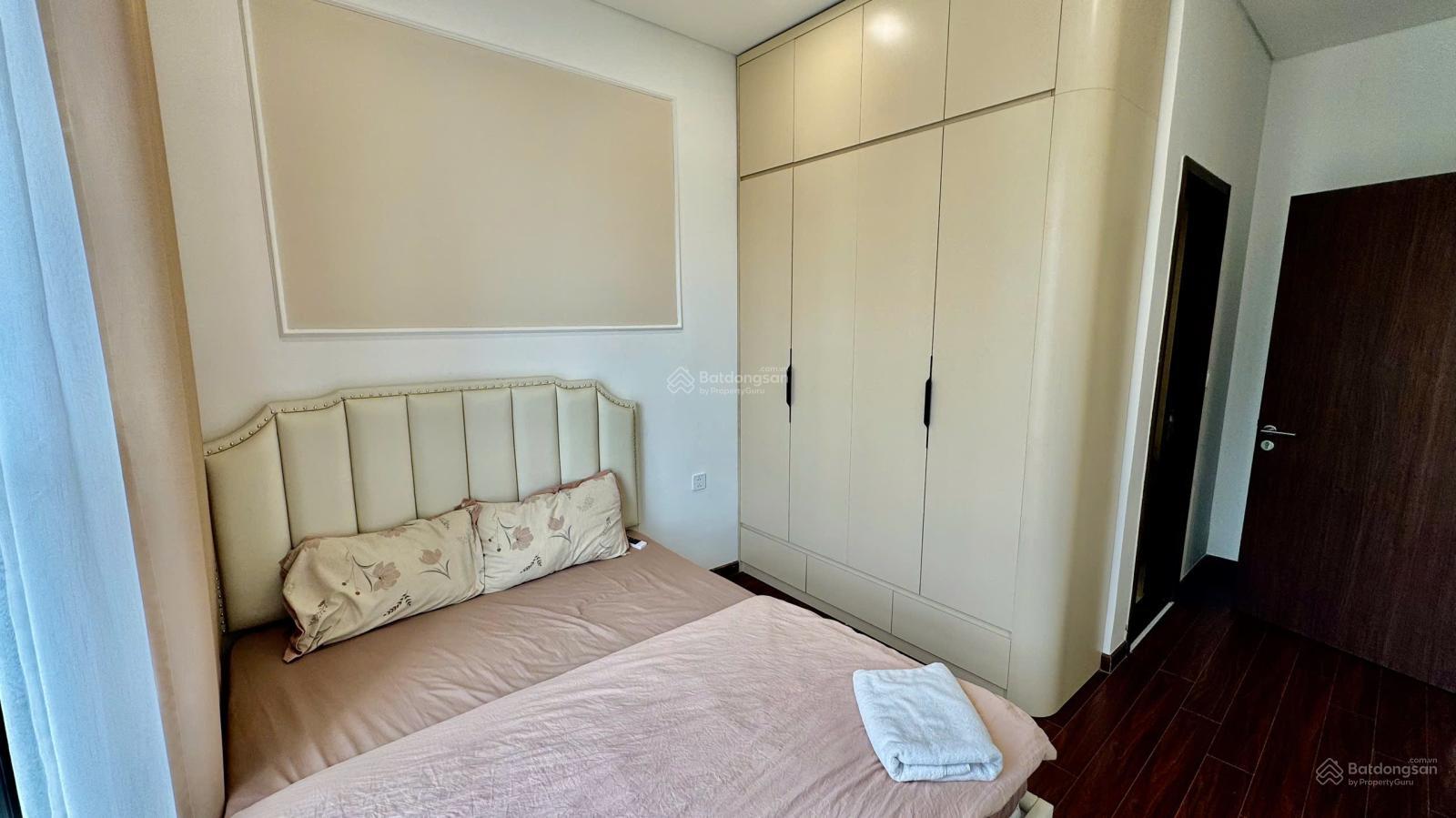 Căn hộ 2PN đẹp, full đồ, hướng Đông Bắc mát mẻ, view biệt thự giá cực hời chỉ 4,65 tỷ