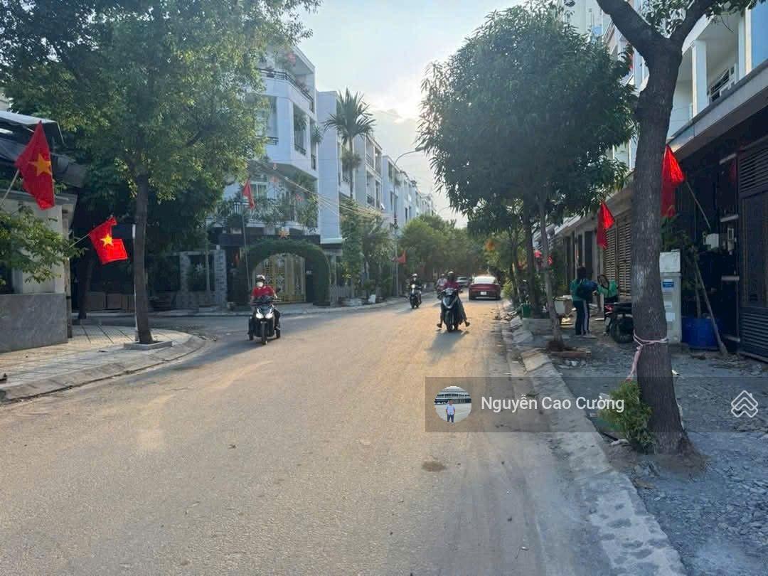 Nhà phố 5x18m KDC Hiệp Thành City, Q12, đường 10m thông đúc 1trệt 3 lầu gần công viên hồ bơi Nhà phố 5x18m KDC Hiệp Thành City, Q12, đường 10m thông đúc 1trệt 3 lầu gần công viên hồ bơi