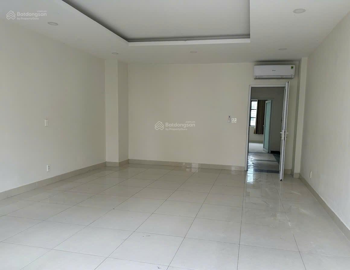 Nhà đường Đặng Tất 5x19m trệt 3 lầu cho thuê Nhà đường Đặng Tất 5x19m trệt 3 lầu cho thuê