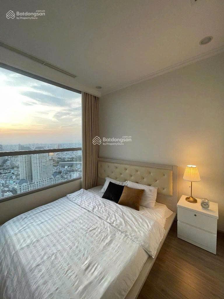 Chính chủ cần bán gấp căn hộ Galaxy 9 , 122m2, 3PN, 3WC, Giá 9.3 tỷ. LH 0901 006 *** Phát