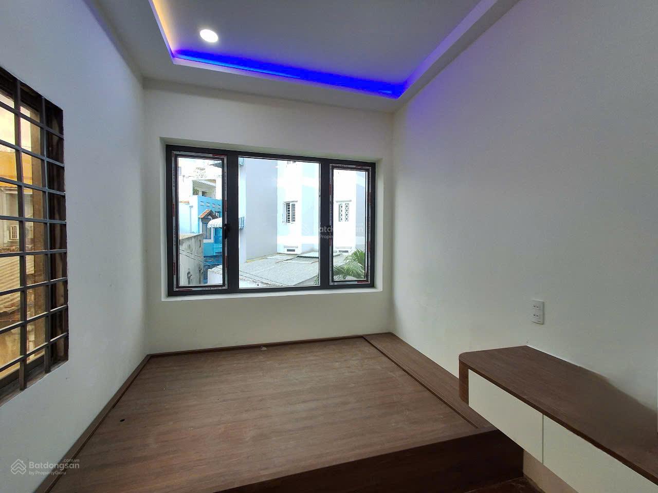 Nhà 5 tầng, full nội thất, DT: 39m2, giá chỉ 6,4 tỷ, ngã tư Huỳnh Văn Bánh - Trần Huy Liệu Nhà 5 tầng, full nội thất, DT: 39m2, giá chỉ 6,4 tỷ, ngã tư Huỳnh Văn Bánh - Trần Huy Liệu