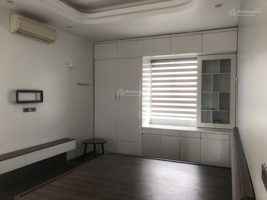 Cần bán nhanh căn góc 2 ngủ ở No17 Sài Đồng, Long Biên. Giá 4.55 tỷ có thương lượng. LH: 0981 716 ***