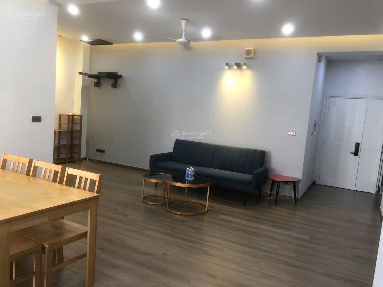 Cần bán nhanh căn góc 2 ngủ ở No17 Sài Đồng, Long Biên. Giá 4.55 tỷ có thương lượng. LH: 0981 716 ***