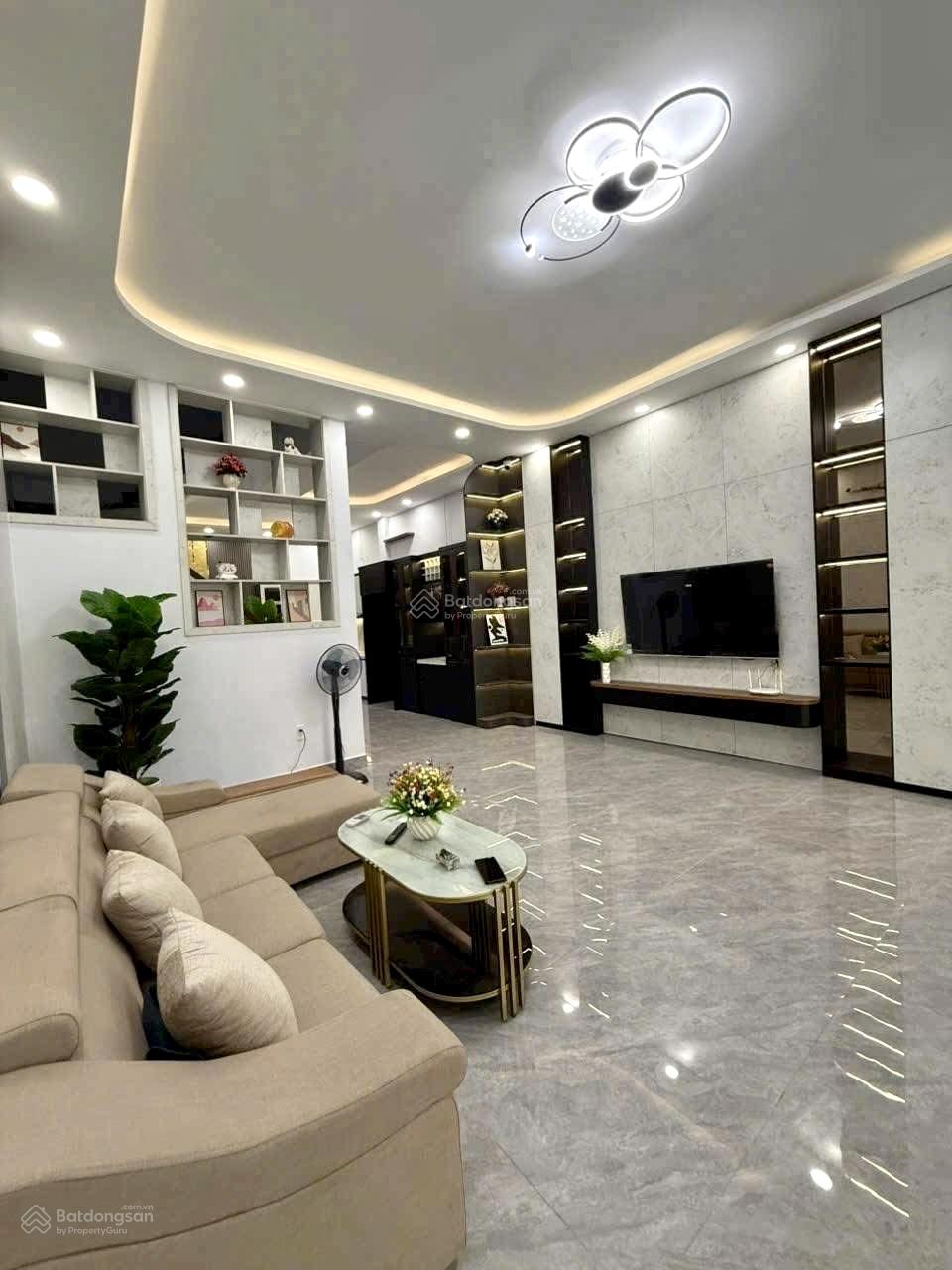 Chính chủ bán nhà kế chợ Hoàng Hoa Thám - đường Lê Duy Nhuận, Tân Bình - 61m2 2ty970 - sẵn HĐ thuê