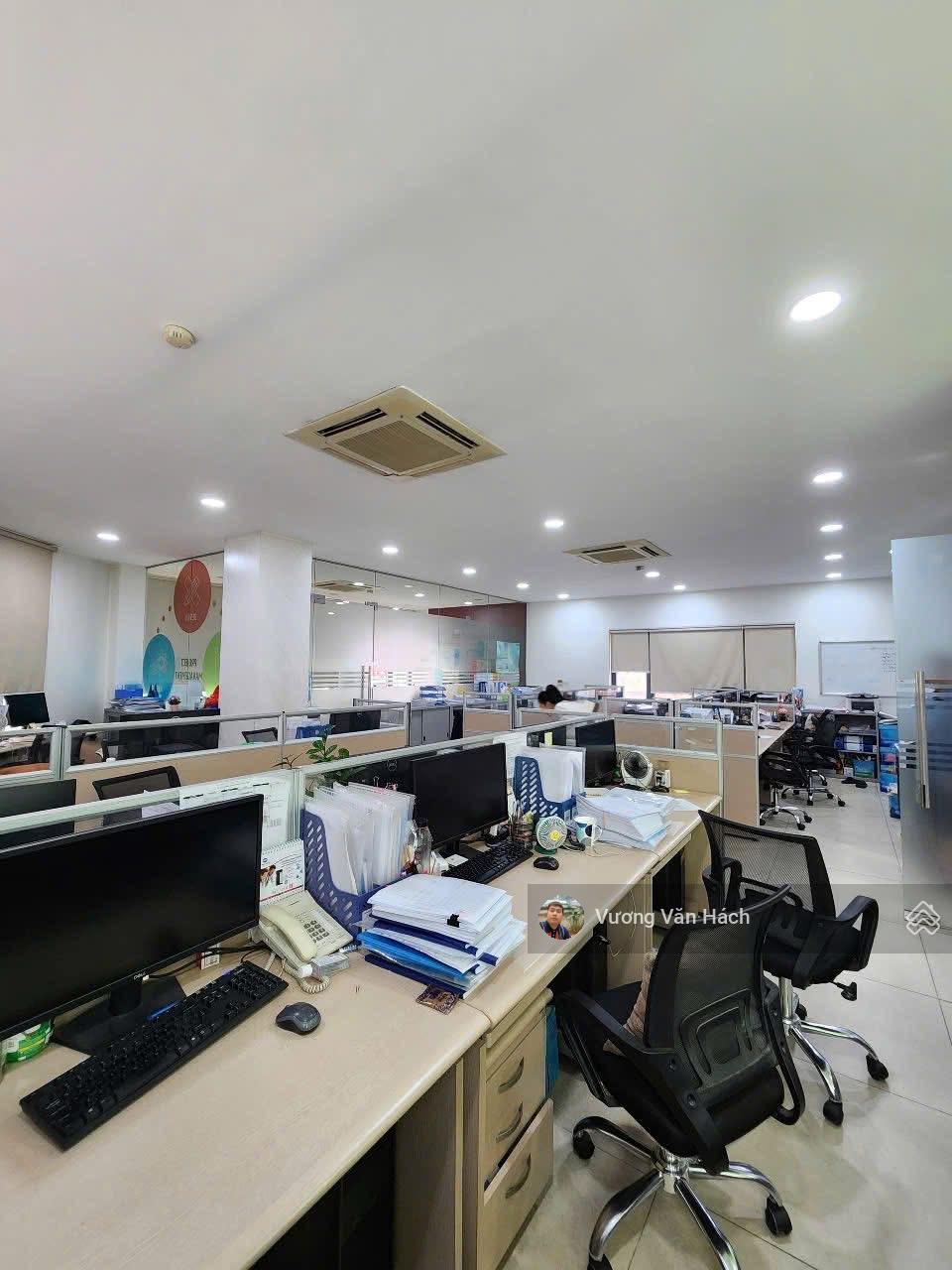 Mặt phố Cầu Giấy - lô góc - kinh doanh - mặt tiền lớn- vỉa hè rộng-ngay KĐTM Dịch Vọng-7 nổi 1 hầm Mặt phố Cầu Giấy - lô góc - kinh doanh - mặt tiền lớn- vỉa hè rộng-ngay KĐTM Dịch Vọng-7 nổi 1 hầm