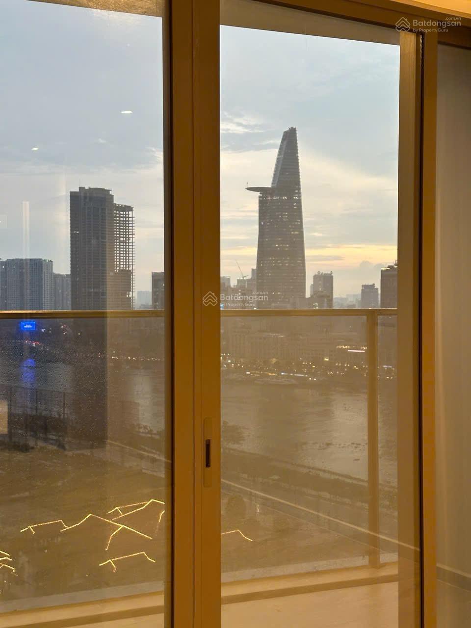 Bán nhanh siêu phẩm giới hạn 3PN thang máy riêng The Opera Residence view trực diện sông Sài Gòn