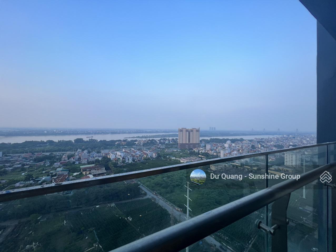Bán căn 2 phòng ngủ - Sunshine City - 80m2 - View sông Hồng tầng trung - Giá: 8,5 tỷ (sổ đỏ)