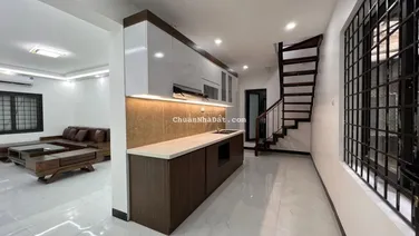Chủ nhà gửi bán căn góc tập thể duplex 3 tầng 2,3,4 Ngọc Khánh, Ba Đình, mới đẹp 4 ngủ siêu vip
