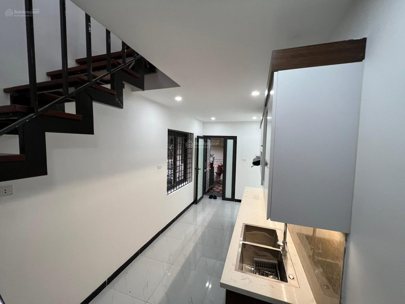 Chủ nhà gửi bán căn góc tập thể duplex 3 tầng 2,3,4 Ngọc Khánh, Ba Đình, mới đẹp 4 ngủ siêu vip