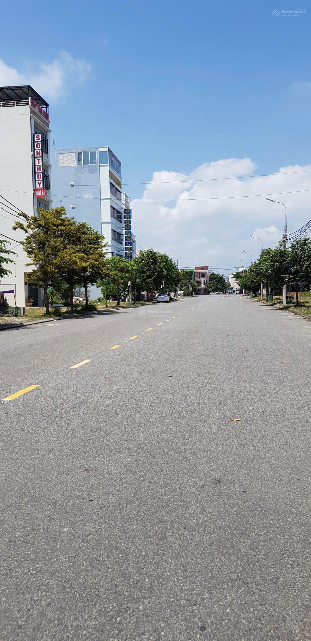 Hàng hiếm - cặp đất biển Trần Quốc Hoàn, đường 15m - sát Nguyễn Cơ Thạch + thông thẳng ra bãi tắm