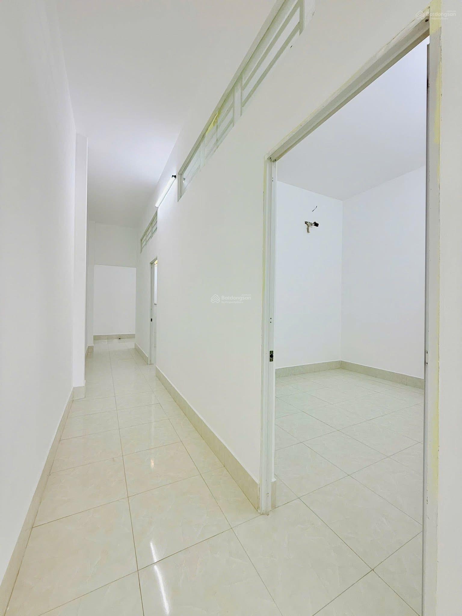 Bán nhà KDC Hồng Loan DT 5m x 16m = 80m2 nhà đẹp mua về sở hữu ngay lộ giới 20m