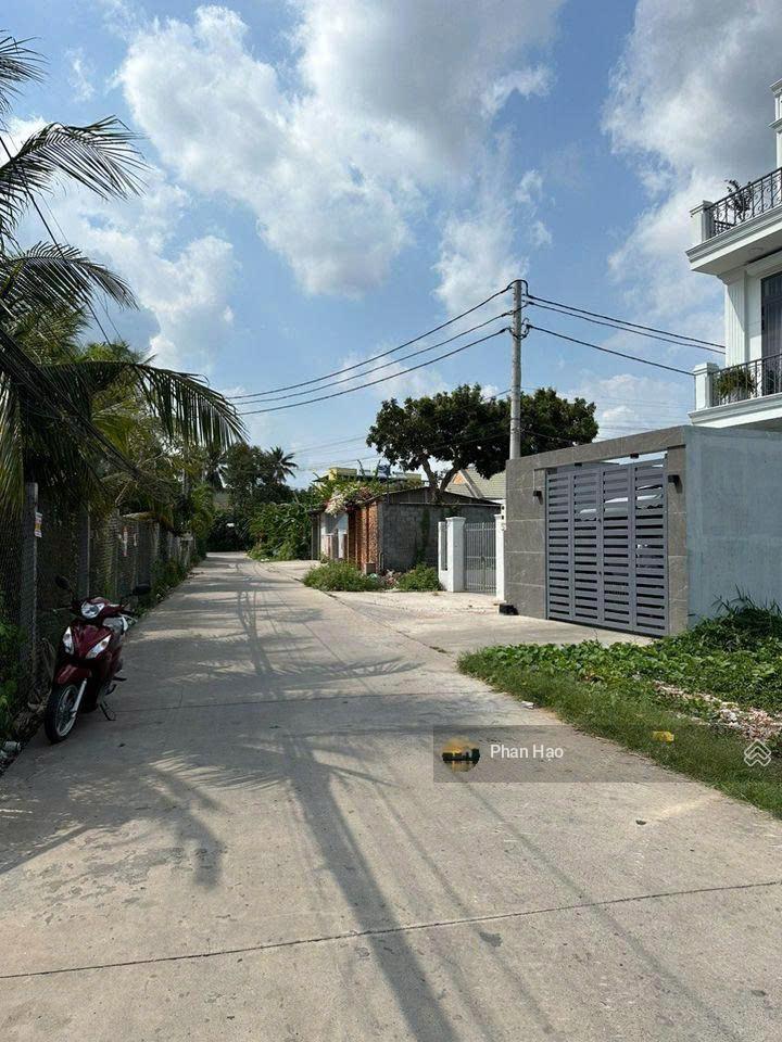 Đất đẹp trên Đường Thầy Cai, Phường 8, Bến Tre. DT 100m2/ 620 triệu, gần chợ An Hòa. SHR