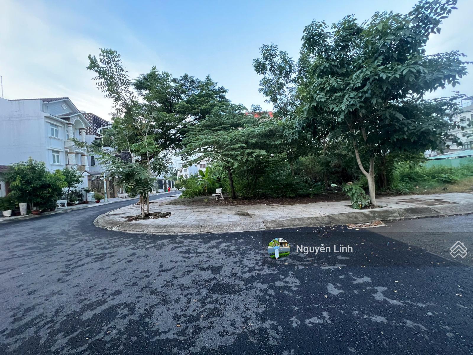 Bán lô góc 2 mặt tiền KDC Đông Thủ Thiêm ngang 15x21m, xây hầm + 4 tầng LH Linh 0902 514 ***