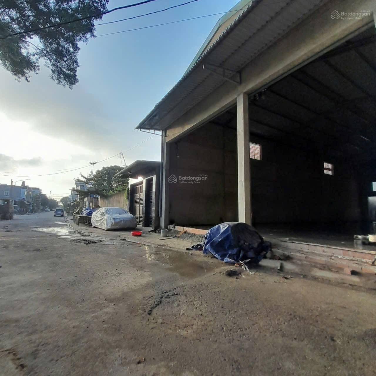 Cho thuê kho - xưởng DT 300m giá 20tr/tháng. KDC Vietsing Vsip 1 LH 0962 068 *** Cho thuê kho - xưởng DT 300m giá 20tr/tháng. KDC Vietsing Vsip 1 LH 0962 068 ***