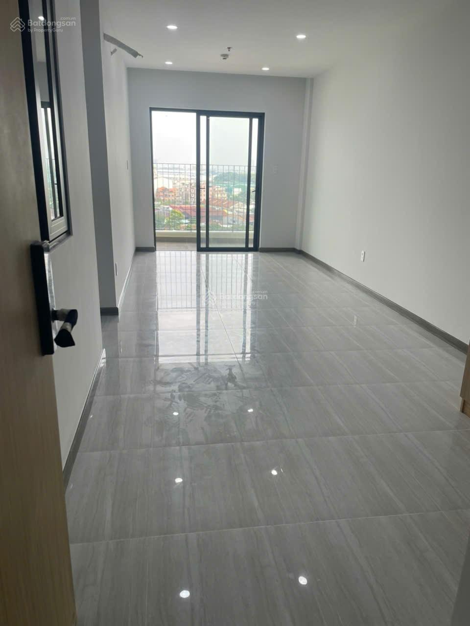 Bán nhanh 2pn 2wc 54m2 Bcons Polygon. Giá bán 2tỷ2 đã gồm chi phí sang tên. LH 0901 663 ***