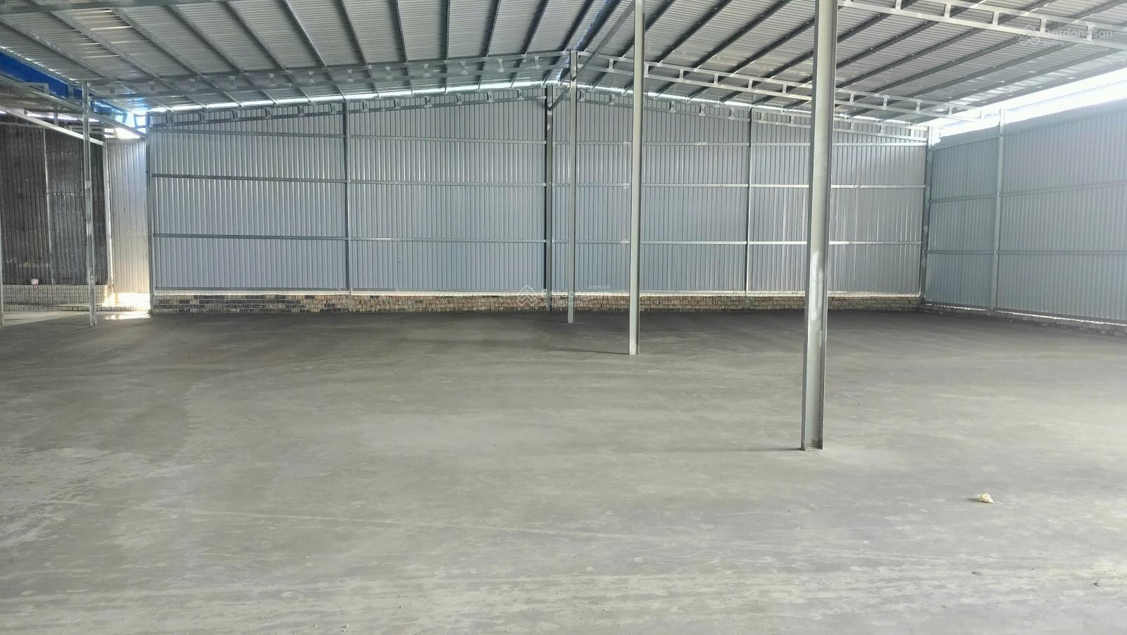 Cho thuê kho xưởng 1.800m2 đường Dương Công Khi Hóc Môn