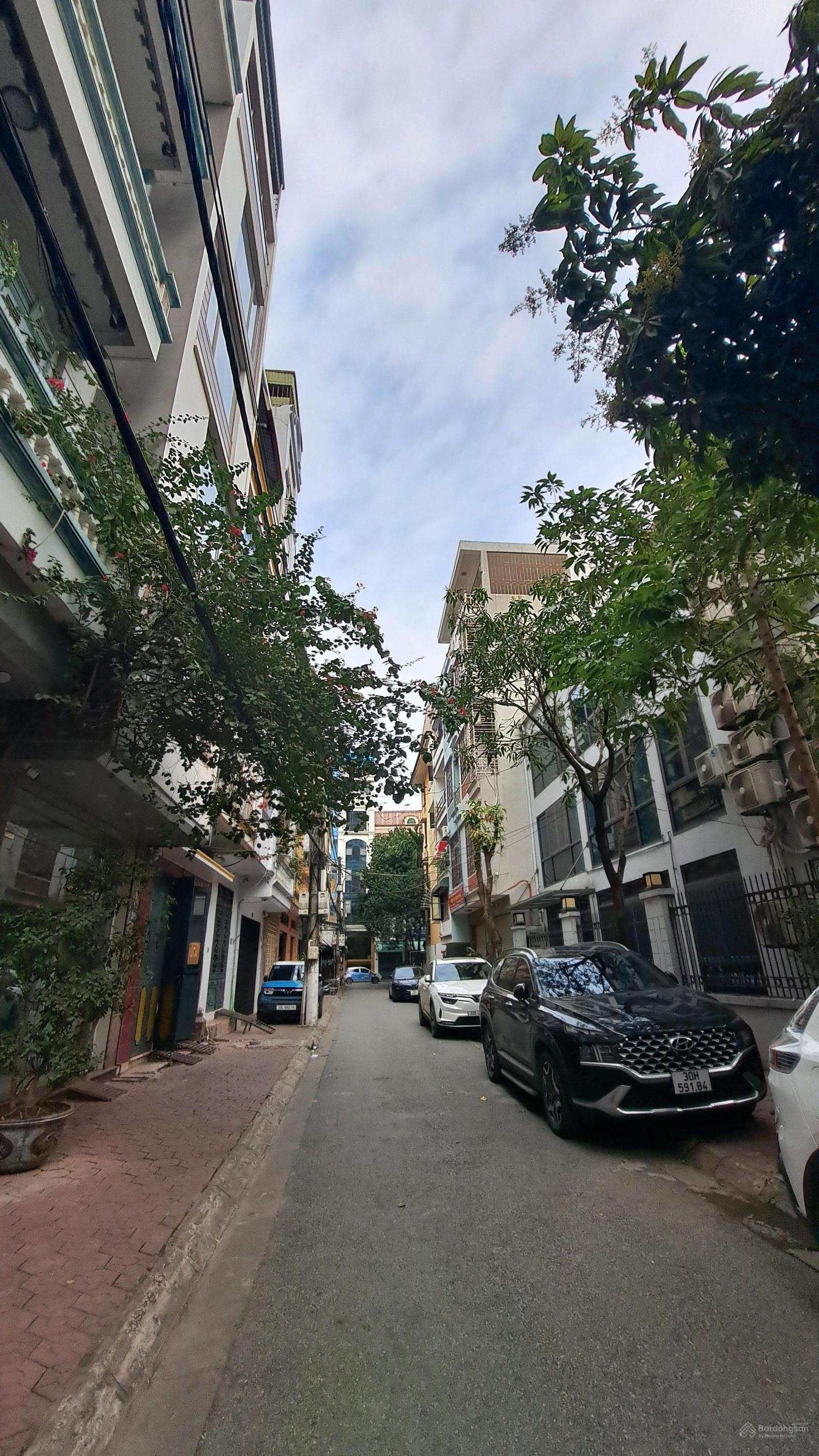 Bán đất Duy Tân lô góc, ô tô đỗ cổng 63m, MT 6,5m vuông vắn giá 15 tỷ 8