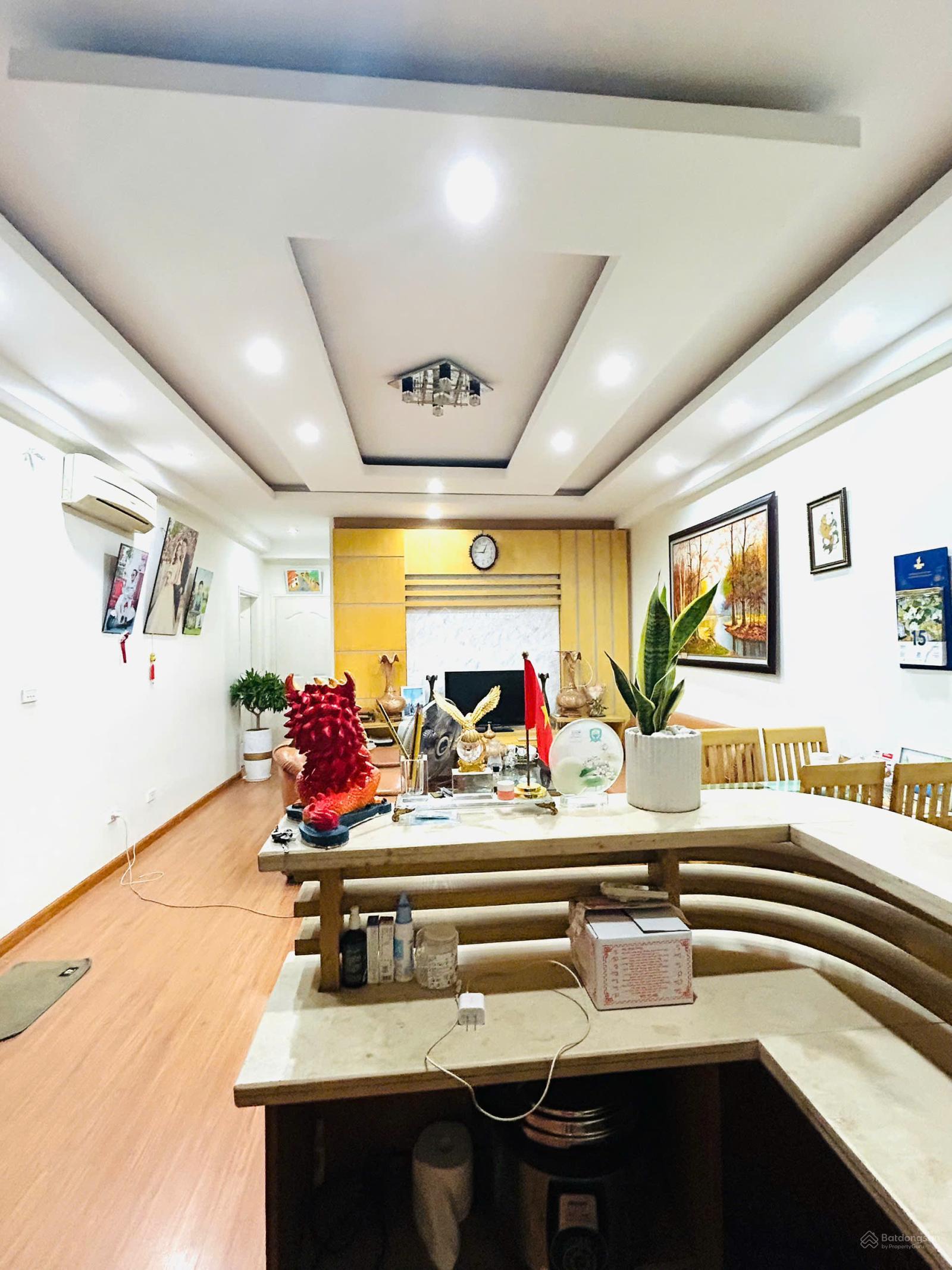 Chính chủ bán gấp căn 97m2, 3PN, tầng trung nhỉnh 4,7x tỷ CT2 KĐT Văn Khê, Hà Đông. Full nội thất