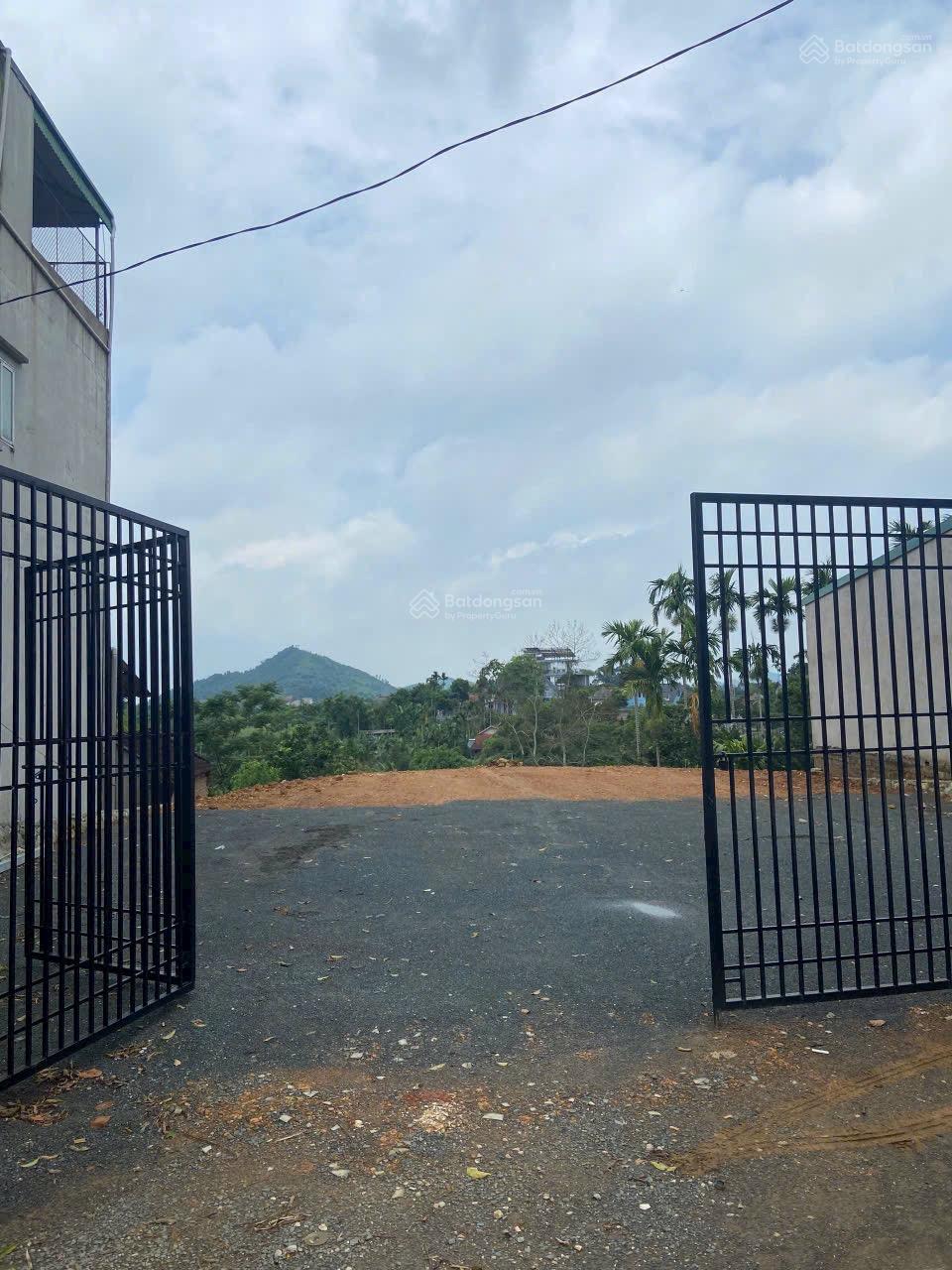 Bán đất 645m2 tại Xã Yên Bình, Thạch Thất, Hà Nội, giá 30 triệu VND/m2 mặt tiền 12m, phong thủy tốt