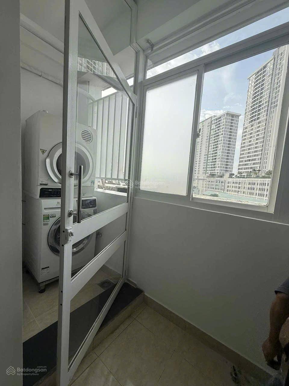 Bán chung cư H3 đường Hoàng Diệu, P6, Q. 4 DT 38 m2 1 PN 1WC. Lầu cao view đẹp thoáng mát