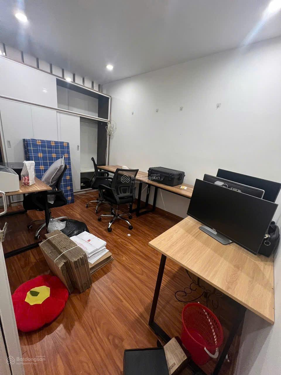 Cho thuê tầng 2 khu A Nghĩa Tân DT 75m2 có 3PN, 1PK