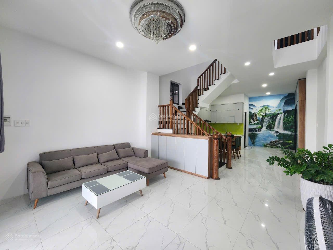 Giá dưới 4 tỷ có nhà 1 trệt 2 lầu mặt tiền DX 026, gần chợ gần trường hiếm có