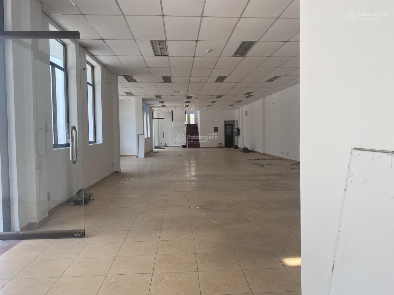 Cho thuê kho xưởng 6000m2 (xd: 4000m2) KCN Đức Hòa 3. Có văn phòng, PCCC, trạm hạ thế