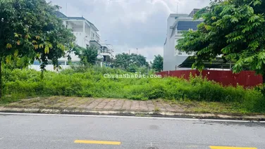 Biệt thự đơn lập 291m2 tại KĐT Nam Vĩnh Yên. Mặt tiền 13,5m xây biệt thự đẹp. Liên hệ 0979 945 ***