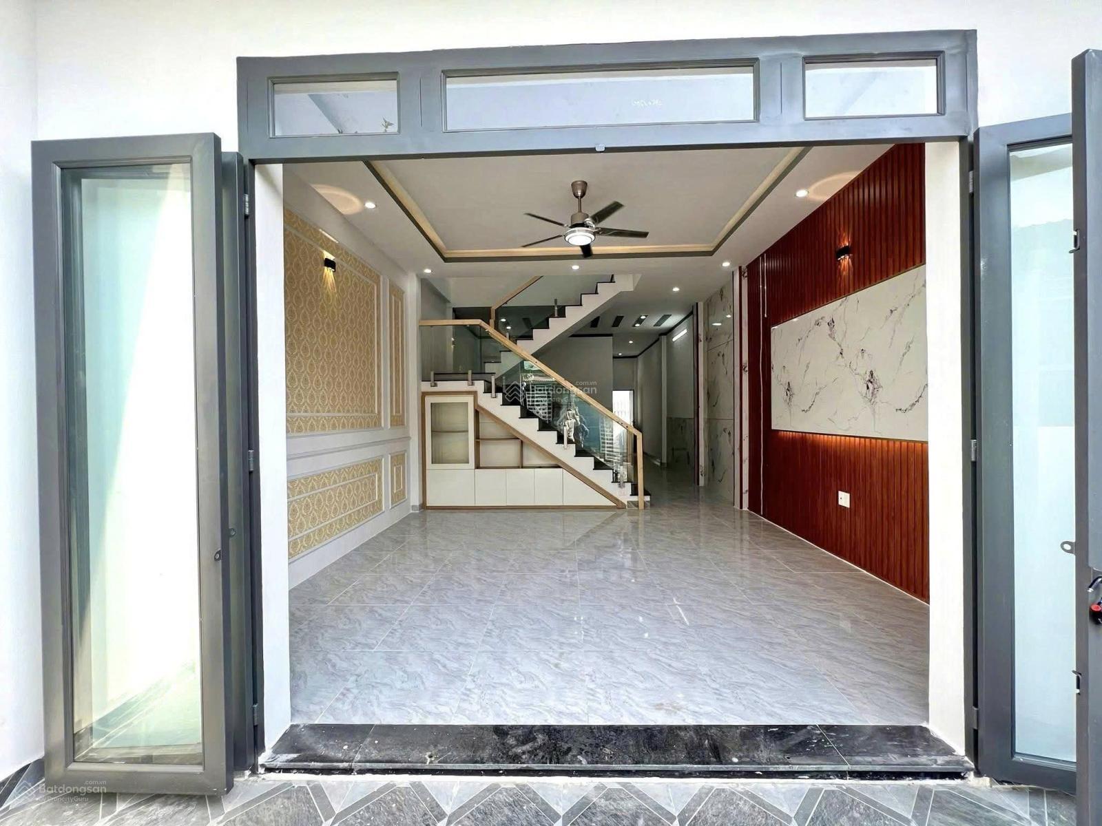 Nhà đường Hoàng Phan Thái siêu đẹp giá phải chăng