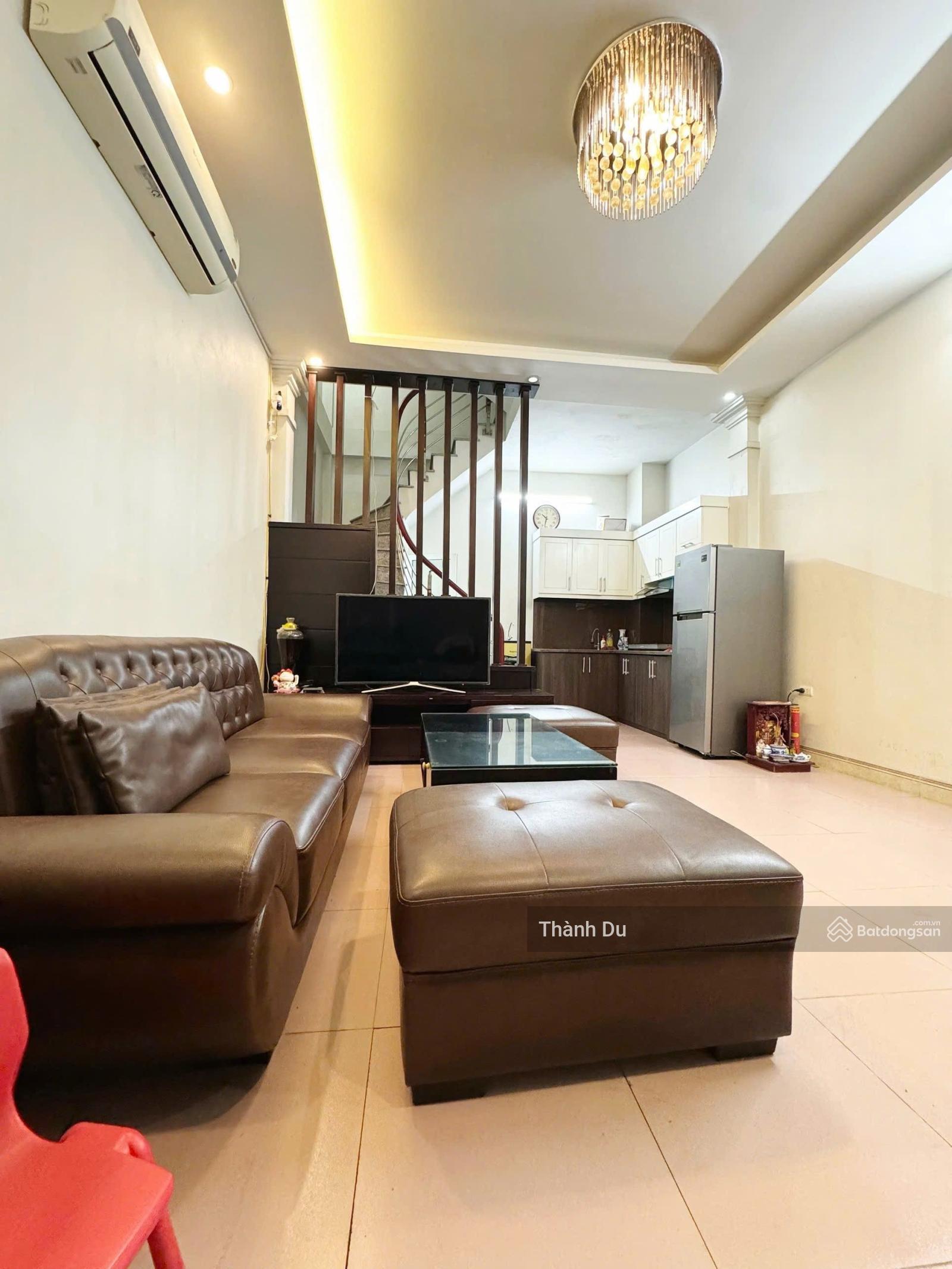 Cho thuê nhà nguyên căn 4T Ngô Gia Tự - Long Biên - gần BigC - 3 ngủ full đồ vào ở ngay - 8,5 tr/th Cho thuê nhà nguyên căn 4T Ngô Gia Tự - Long Biên - gần BigC - 3 ngủ full đồ vào ở ngay - 8,5 tr/th
