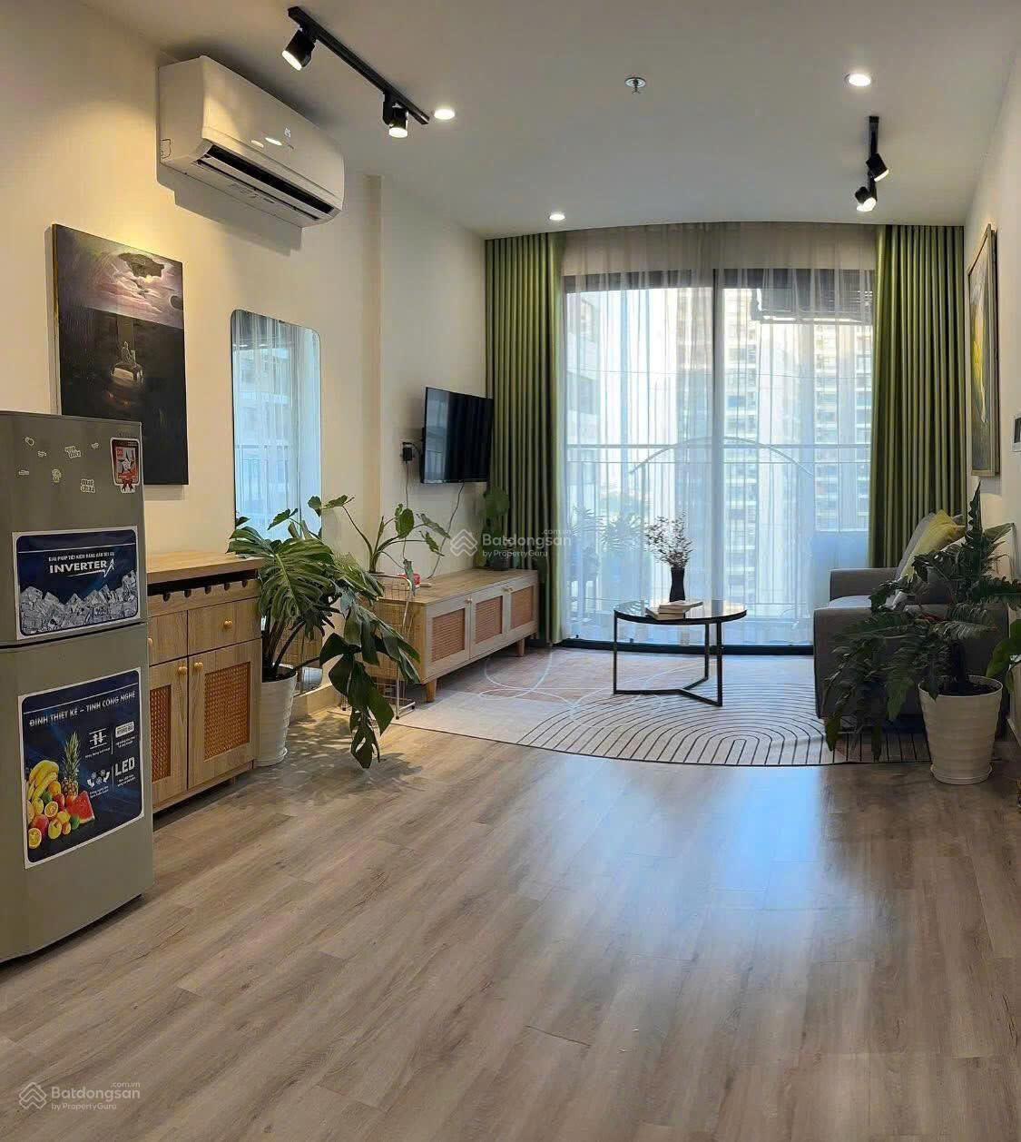 Bán căn hộ 1N+, tầng trung tại tòa S2.05, Full nội thất đẹp, cam kết thông tin chuẩn.