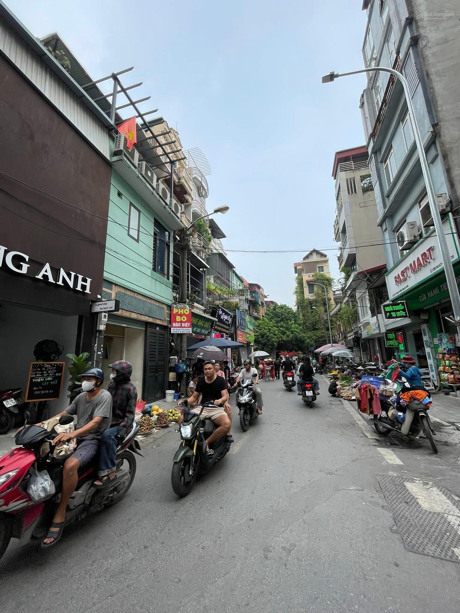 Bán nhà mặt phố Đoàn Thị Điểm, 42 tỷ, 65m2, hàng hiếm tại Đống Đa, Hà Nội
