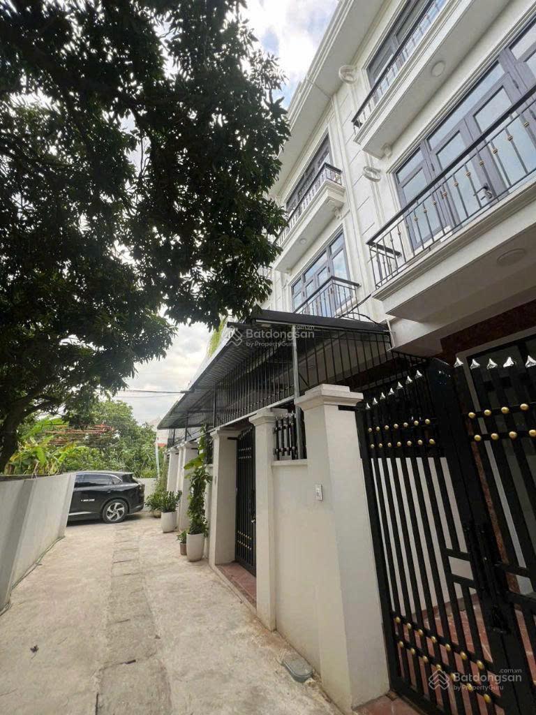 Nhà Độ Tràng, cách KĐT Đô Nghĩa 2km 50m2*3T vị trí đẹp sân riêng rộng oto đỗ cổng. Giá chỉ 3,65 tỷ