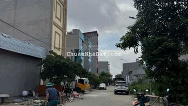 Chính chủ cần bán nhà 4 tầng tại làn 2 đường 24 Mao Lại Phường Phương Liễu tỉnh Bắc Ninh. DT 98m2